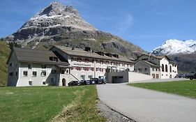 Gasthaus & Berninahaus 3*